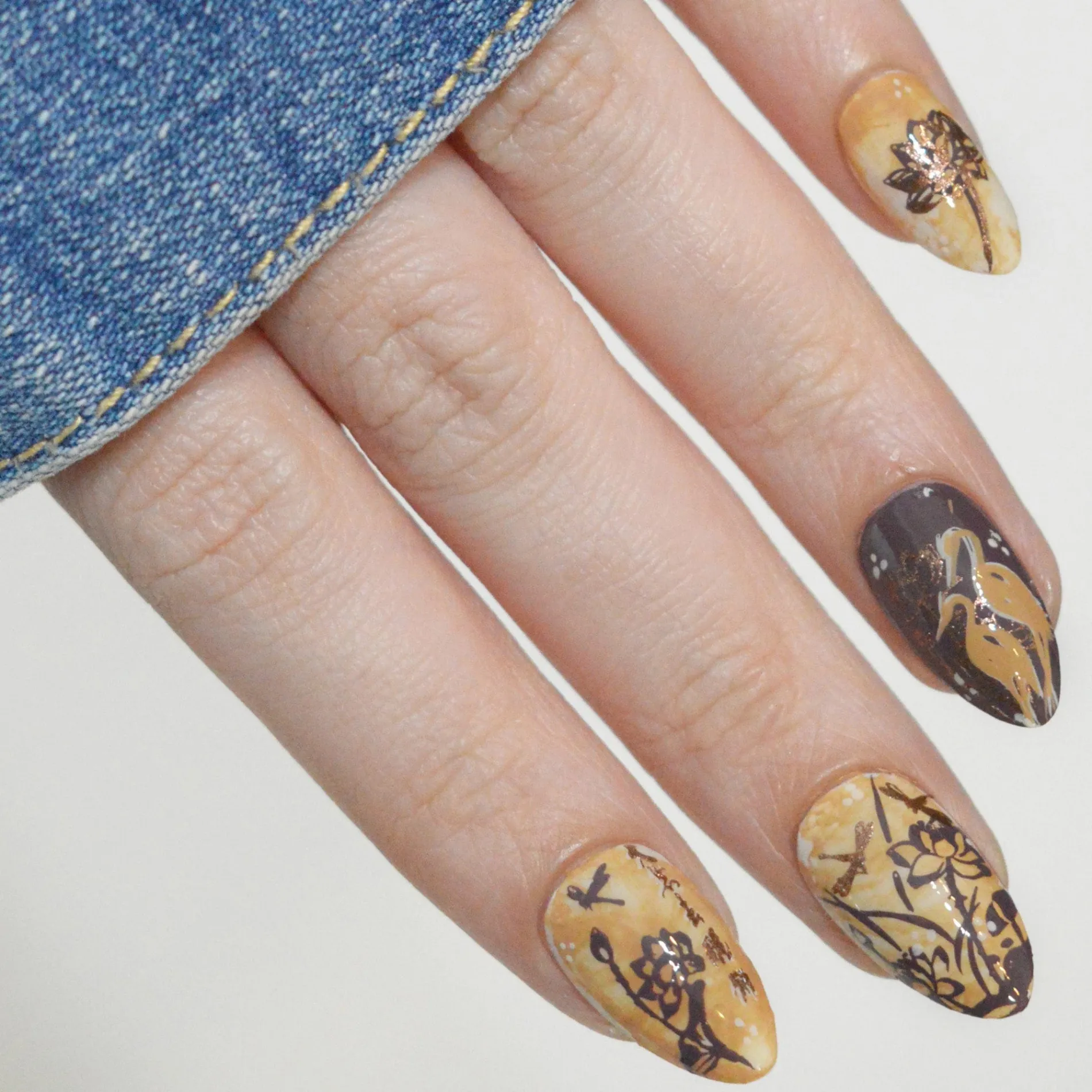 Dreaming Lotus (M672) - Nail Stamping Plate