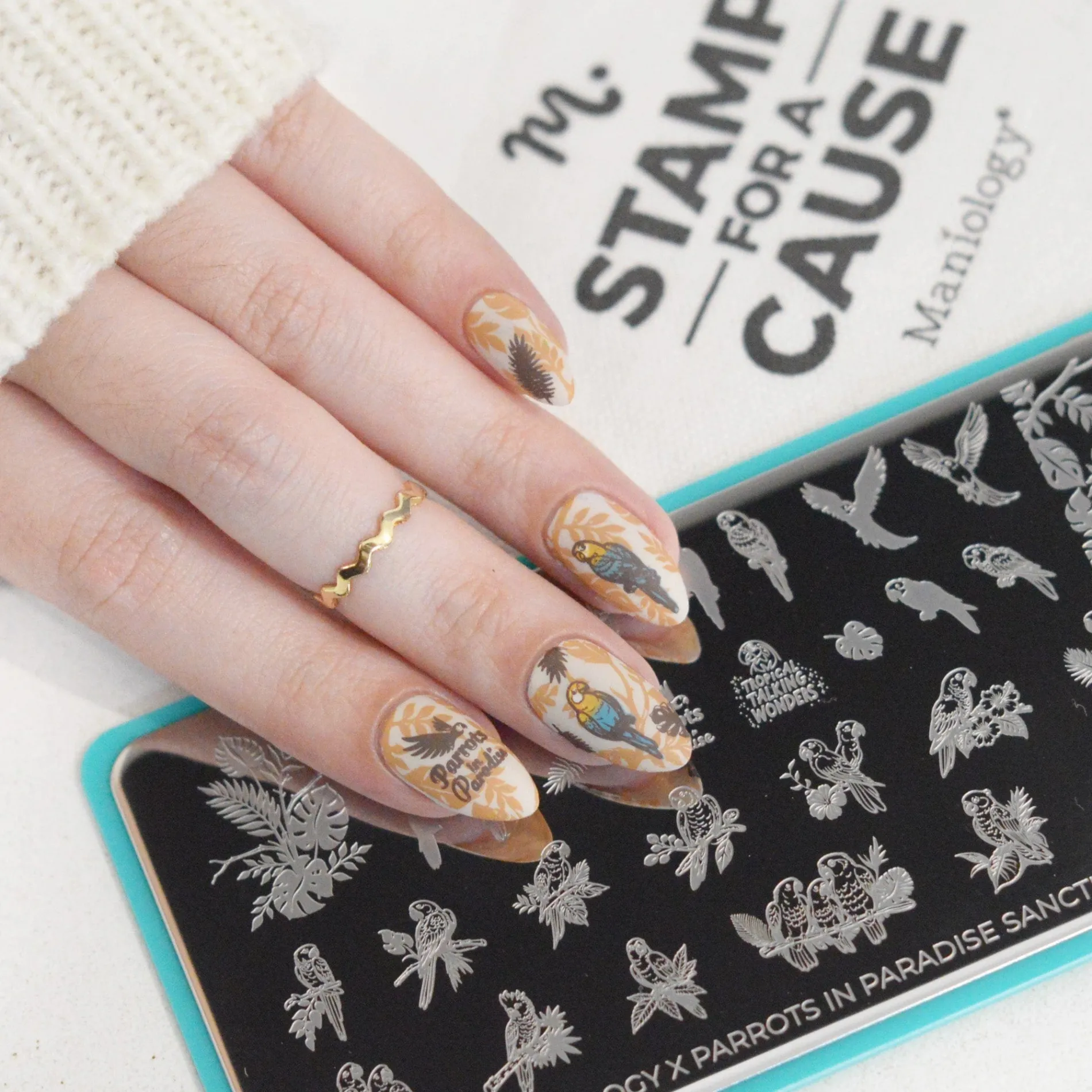 Parrots in Paradise Sanctuary (M624) - Nail Stamping Plate