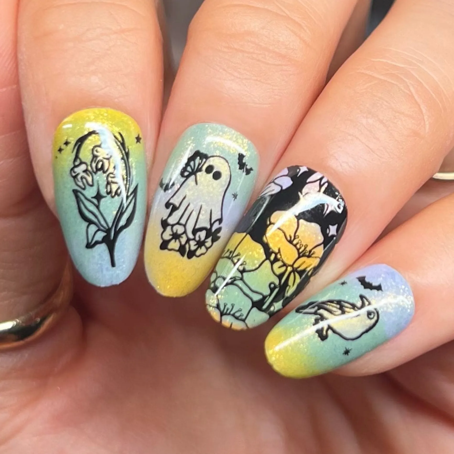 Withered Beauty: Cursed Vines (B559) - Green Pearl Cream Stamping Polish
